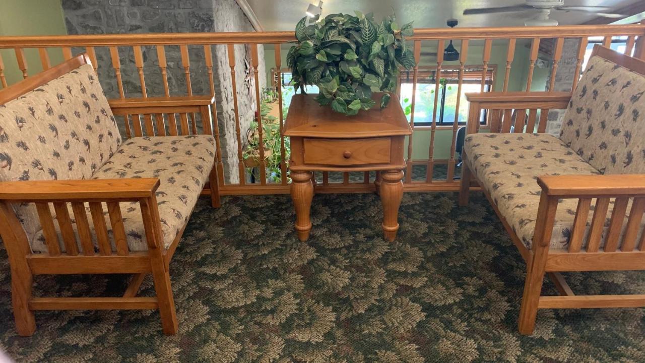 Regency Inn And Suites Stilwell Εξωτερικό φωτογραφία