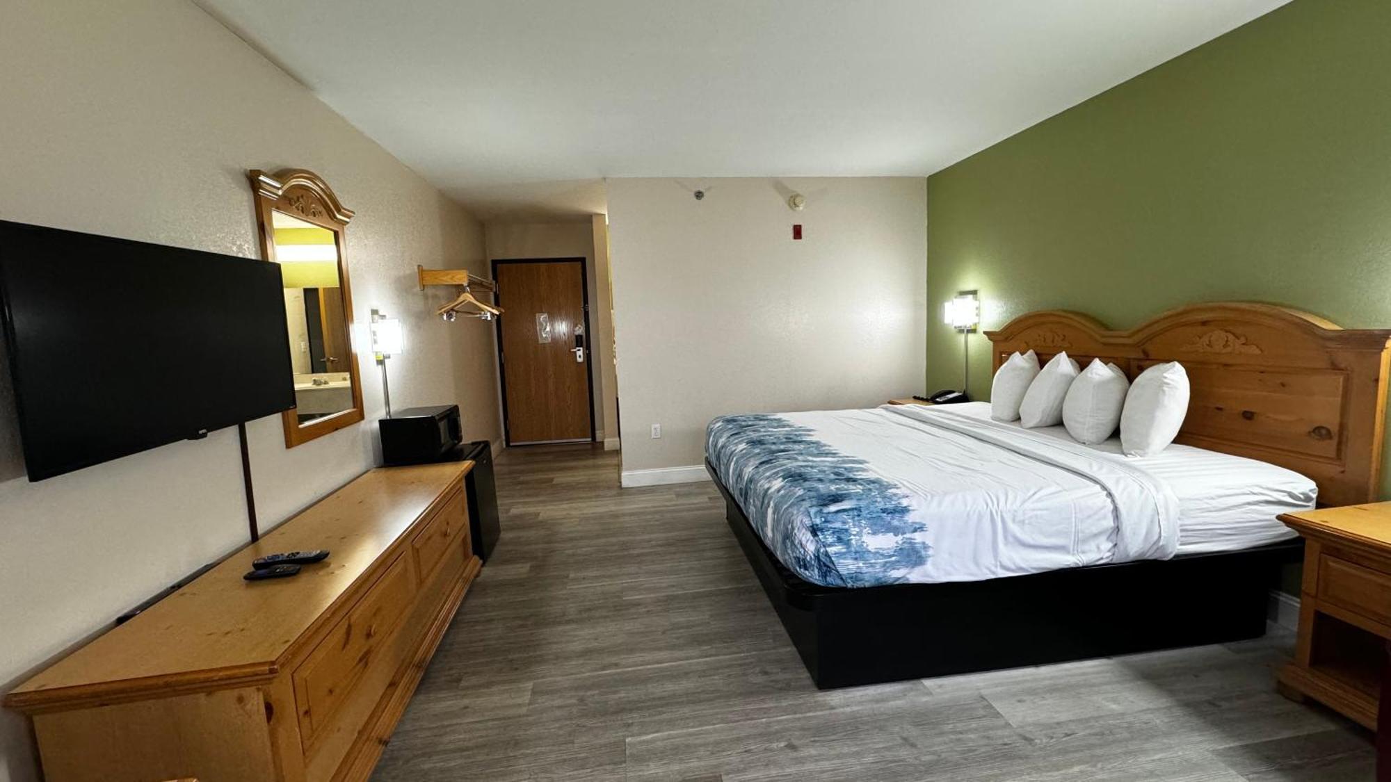 Regency Inn And Suites Stilwell Εξωτερικό φωτογραφία