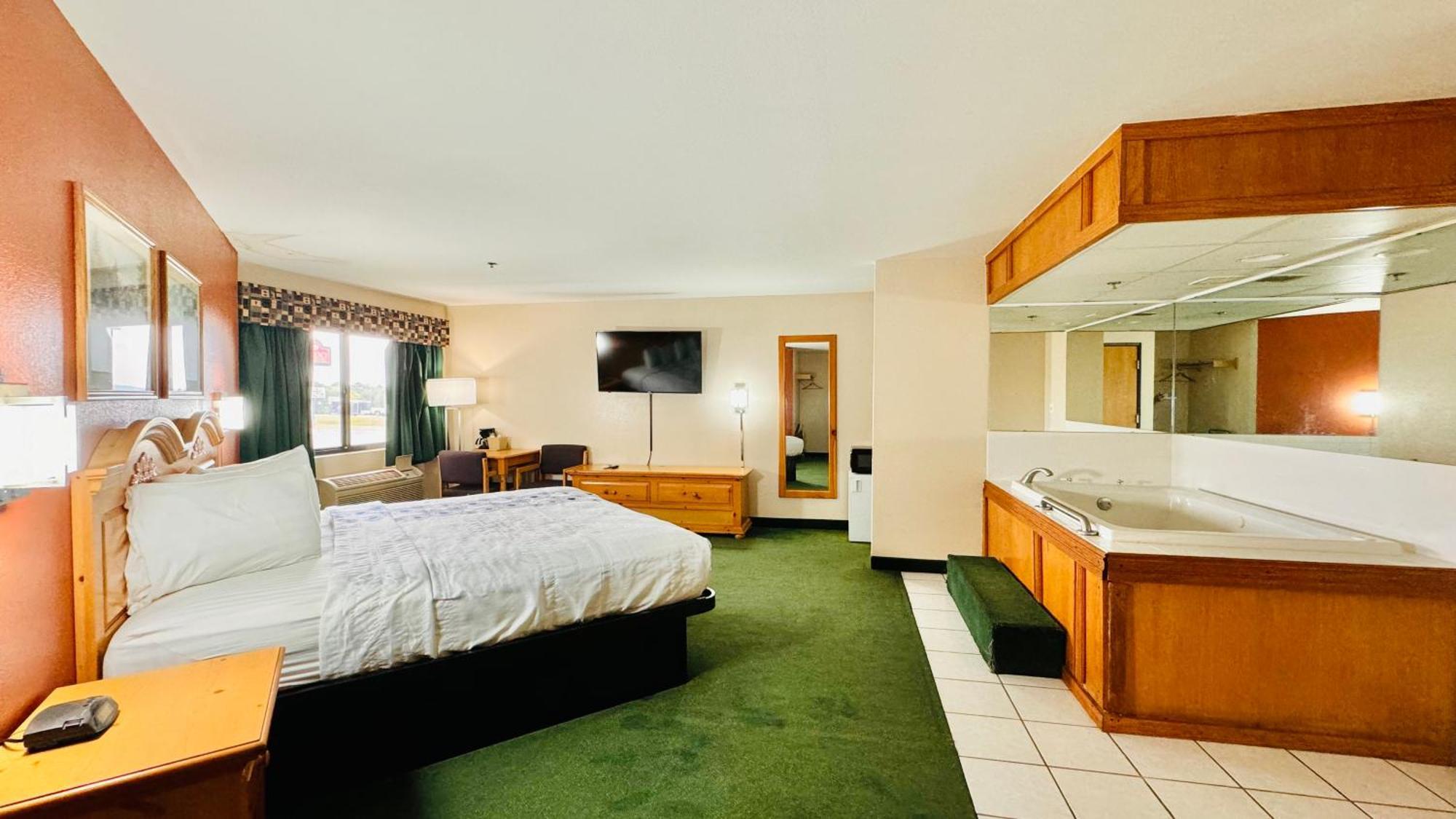 Regency Inn And Suites Stilwell Εξωτερικό φωτογραφία