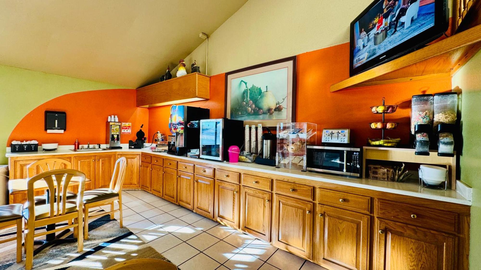 Regency Inn And Suites Stilwell Εξωτερικό φωτογραφία