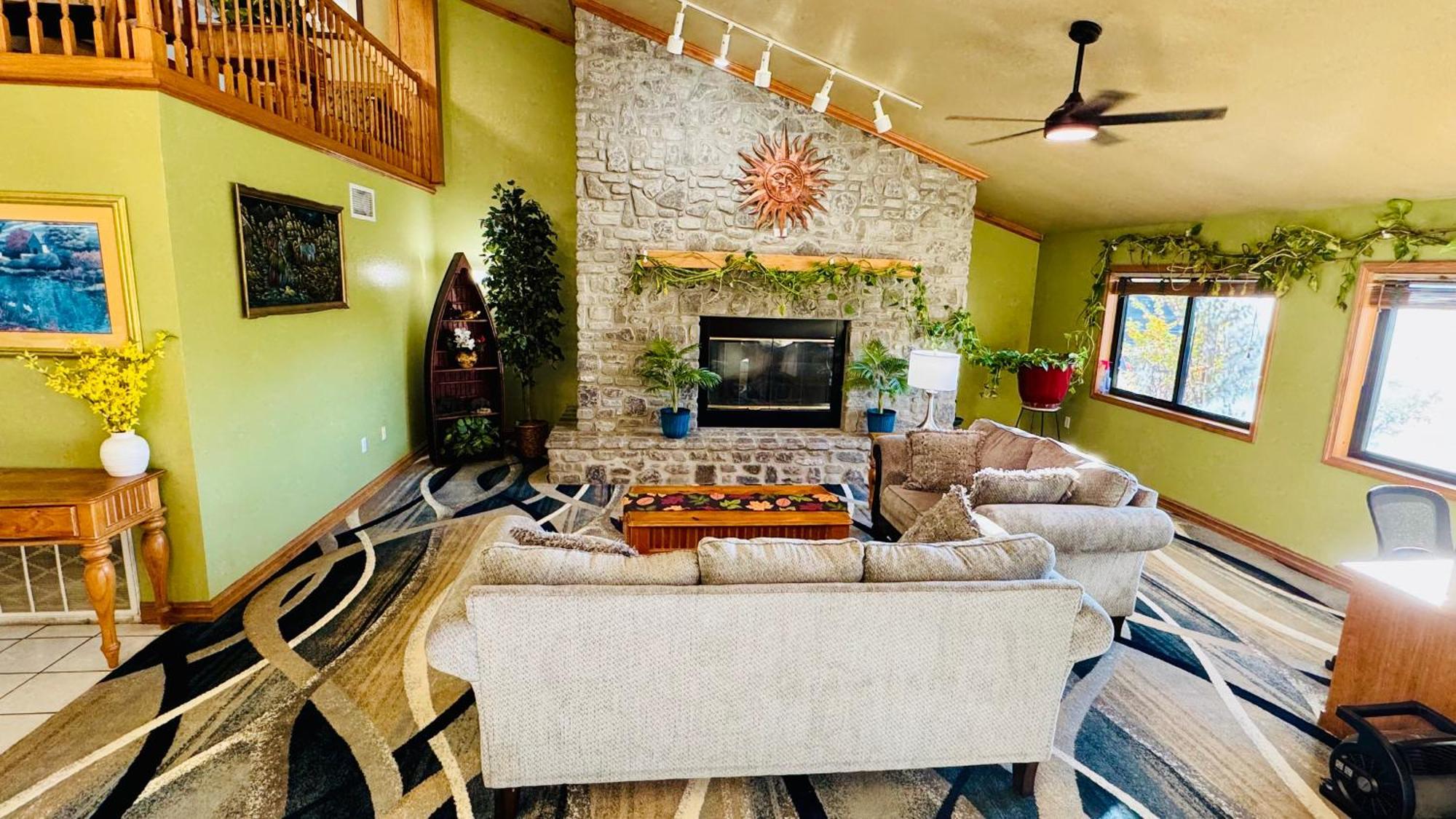Regency Inn And Suites Stilwell Εξωτερικό φωτογραφία