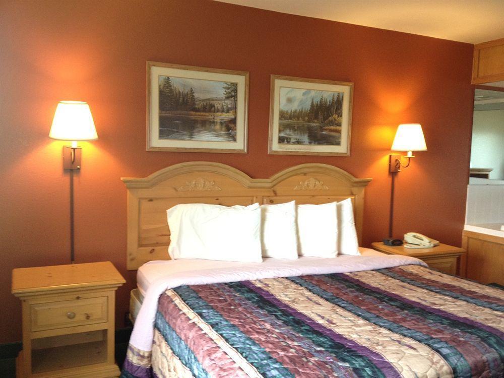 Regency Inn And Suites Stilwell Εξωτερικό φωτογραφία