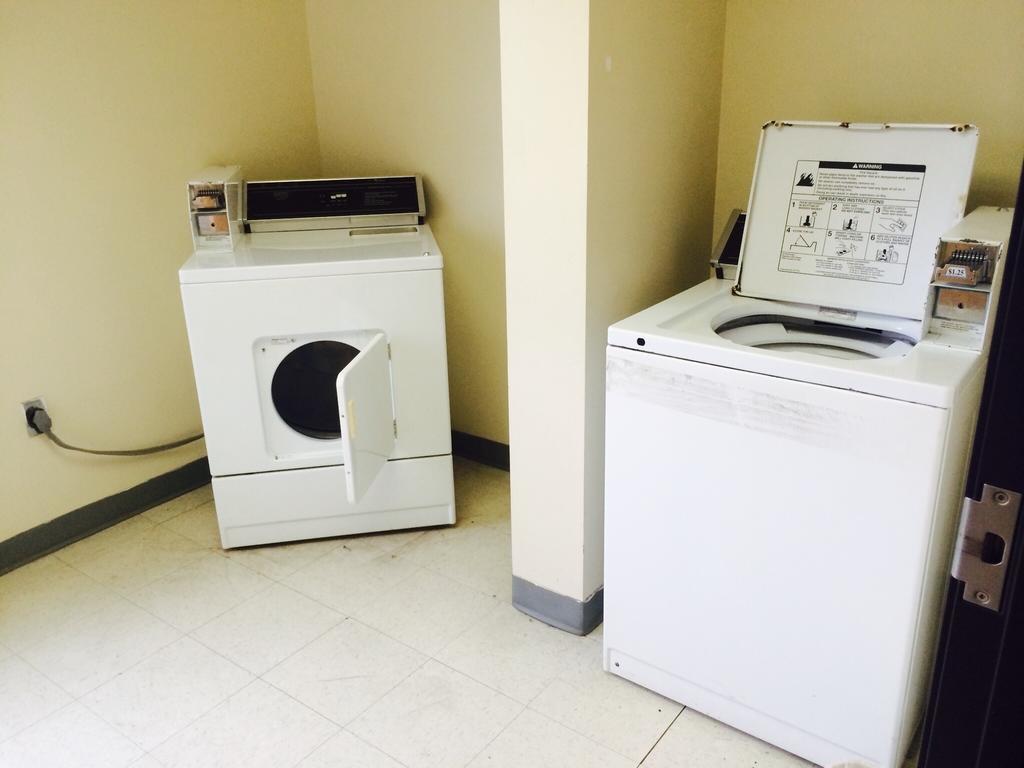 Regency Inn And Suites Stilwell Εξωτερικό φωτογραφία