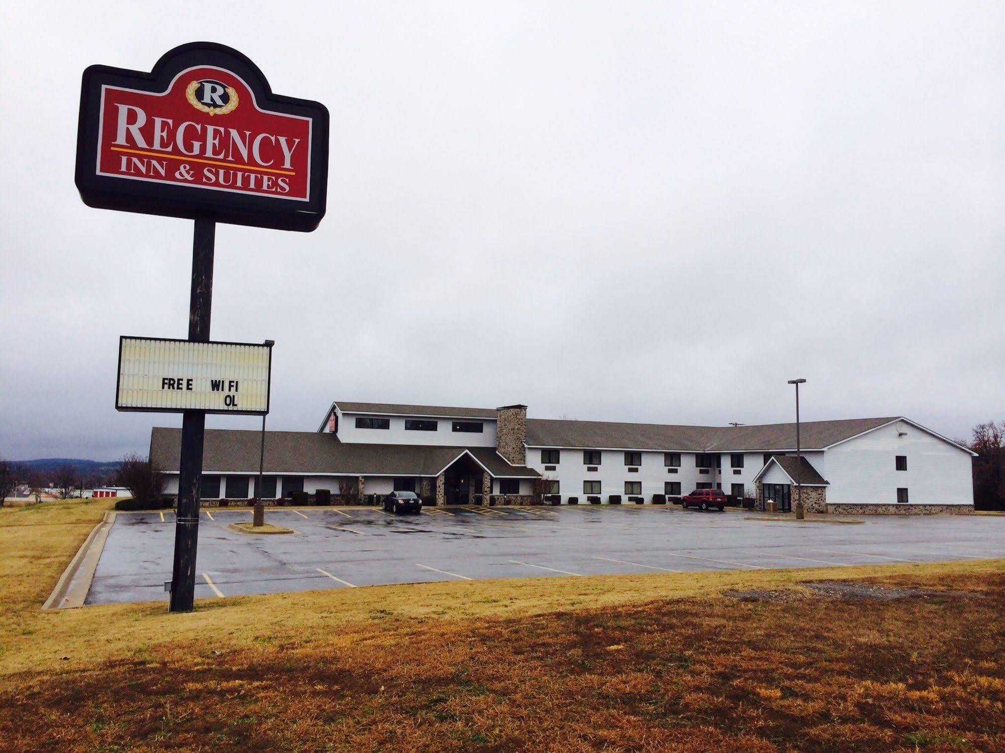 Regency Inn And Suites Stilwell Εξωτερικό φωτογραφία