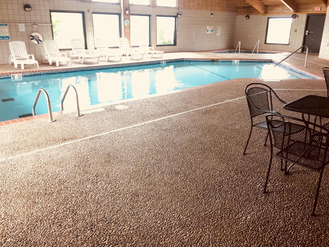 Regency Inn And Suites Stilwell Εξωτερικό φωτογραφία