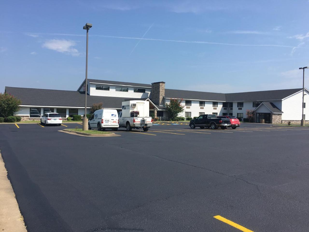 Regency Inn And Suites Stilwell Εξωτερικό φωτογραφία