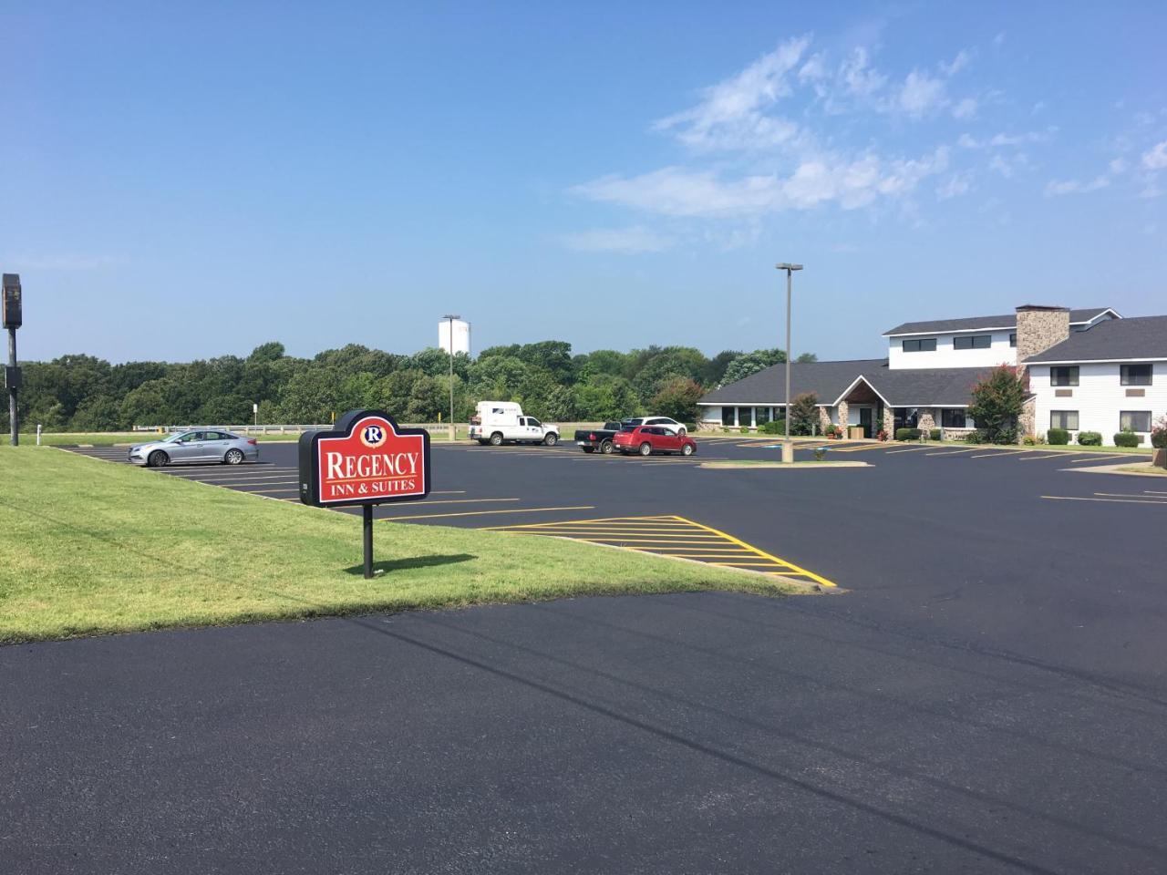Regency Inn And Suites Stilwell Εξωτερικό φωτογραφία
