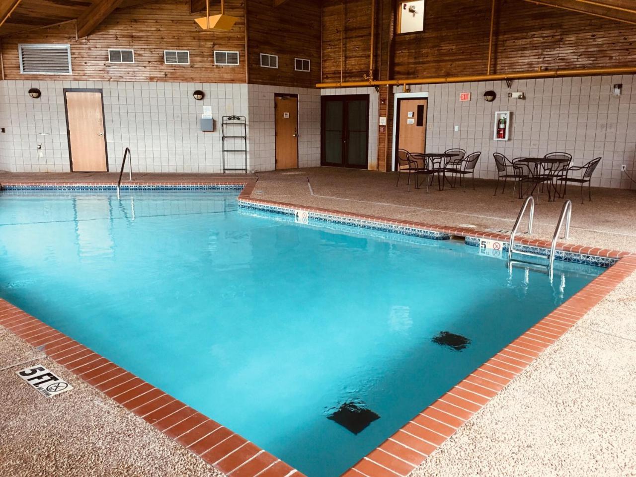 Regency Inn And Suites Stilwell Εξωτερικό φωτογραφία