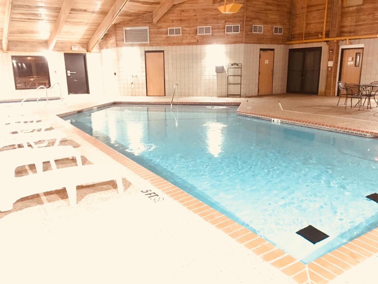 Regency Inn And Suites Stilwell Εξωτερικό φωτογραφία