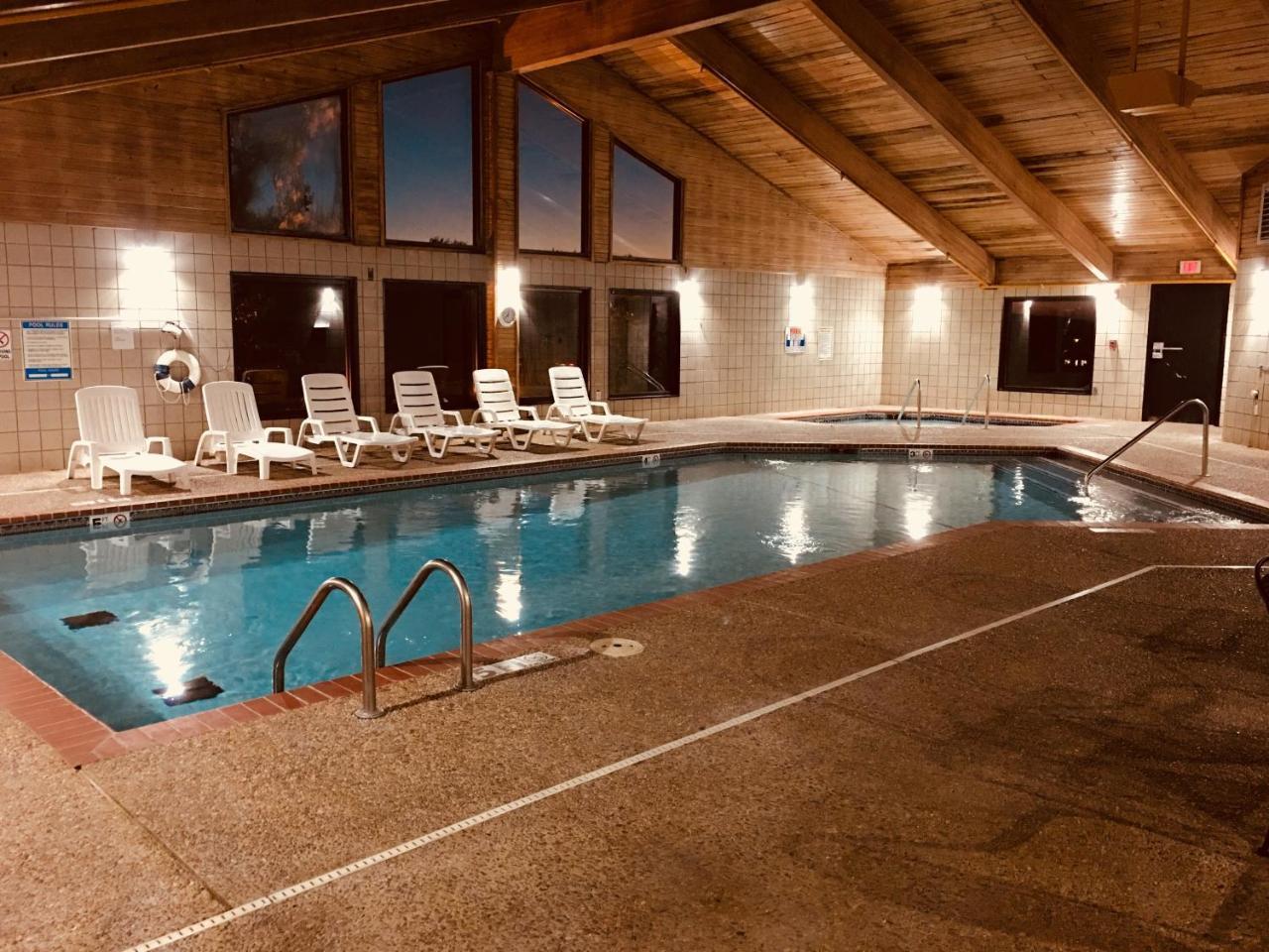 Regency Inn And Suites Stilwell Εξωτερικό φωτογραφία